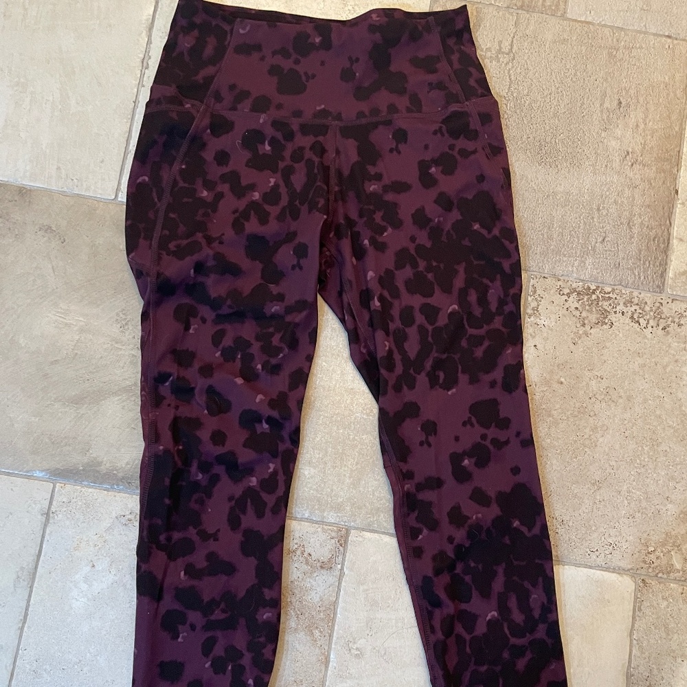 All In Motion Women's Mesh Workout 7/8 Leggings - Purple Cheetah Print, Medium